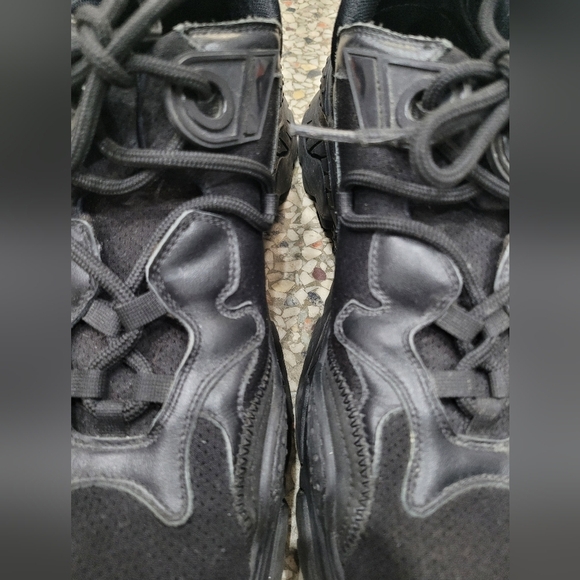Black Chunky Dad Sneakers with Textured Sole - Picture 7 of 8